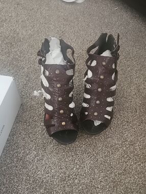 Jessica Simpson Brown Studded Cutout Peep-Toe Heels